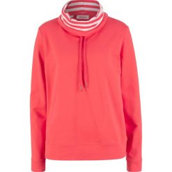 Bluza dresowa z długim rękawem bonprix koralowy. Różowe bluzy damskie bonprix, z dresówki, bez kaptura. Za 49,99 zł.