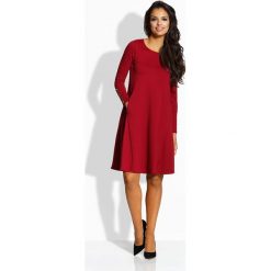 Elegancka rozkloszowana sukienka bordo MARISSA. Czerwone sukienki damskie Lemoniade, bez wzorów, eleganckie, bez kołnierzyka, z długim rękawem, długie, maxi, rozkloszowane. Za 119,00 zł.