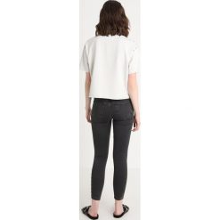 T-shirty damskie: AllSaints SIMMI Tshirt z nadrukiem ivory white