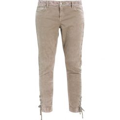 Boyfriendy damskie: Cartoon Jeansy Slim Fit laurel oak