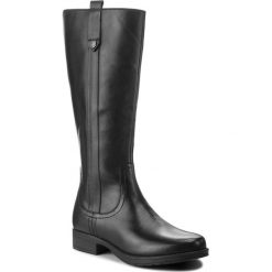 Kozaki LASOCKI WI16-218040. Czarne kozaki damskie Lasocki, ze skóry, bez obcasa, bez zapięcia. Za 299,99 zł.