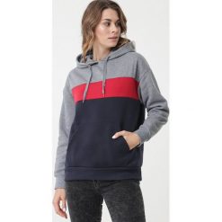 Szara Bluza Dowsing. Szare bluzy damskie Born2be, xl, bez wzorów, z dzianiny, bez rękawów, z kapturem, trekkingowe. Za 69,99 zł.