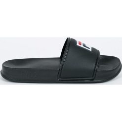 Fila - Klapki Palm Beach. Czarne klapki damskie Fila, bez wzorów, z gumy, bez obcasa, na płaskiej podeszwie. W wyprzedaży za 79,90 zł.