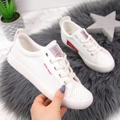 Trampki niskie ażurowe z eko skóry białe Cross Jeans FF2R4052C. Białe trampki i tenisówki damskie Cross Jeans, bez wzorów, z jeansu, bez zapięcia. Za 89,99 zł.