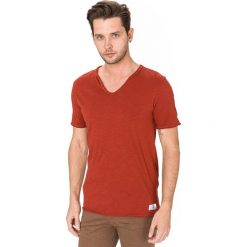 Jack & Jones Jean Bla. Koszulka Czerwony. Czerwone podkoszulki męskie Jack & Jones, l, bez wzorów, z bawełny, z krótkim rękawem. Za 87,95 zł.