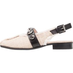 Shellys London IKKI Czółenka natural/black. Pomarańczowe czółenka damskie marki Shellys London, ze skóry. W wyprzedaży za 431,20 zł.