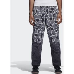 Spodnie adidas Camo Pants (DH4808). Zielone spodnie męskie Adidas, na co dzień, m, bez wzorów, z bawełny. Za 199,99 zł.