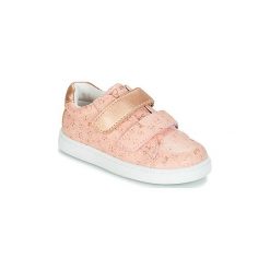Buty Dziecko Mod'8 OUPAPILLON. Różowe trampki dziewczęce marki Mod'8, bez wzorów, bez zapięcia. Za 199,00 zł.