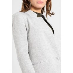 Płaszcze damskie: Vero Moda Petite VMJUNE LONG Krótki płaszcz medium gray melange