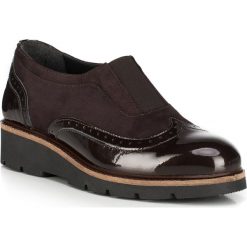 Buty damskie. Pomarańczowe półbuty damskie Wittchen, do pracy, bez wzorów, ze skóry, biznesowe, bez obcasa, bez zapięcia. W wyprzedaży za 399,90 zł.