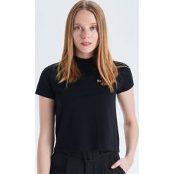 Bluzka z półgolfem - Czarny. Czarne bluzki damskie Cropp, s, bez wzorów, bez kołnierzyka, bez rękawów. Za 19,99 zł.