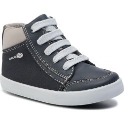 Sneakersy GEOX - B Gisli B. C B941NC 054AU C0832 D Navy/Lt Grey. Niebieskie trampki chłopięce Geox, bez wzorów, ze skóry ekologicznej, bez zapięcia. W wyprzedaży za 139,00 zł.