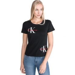 Calvin Klein Monogram Koszulka Czarny. Czarne koszulki damskie Calvin Klein, l, z nadrukiem, z bawełny, bez kołnierzyka, z krótkim rękawem. Za 192,95 zł.