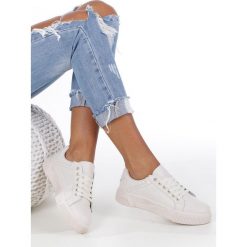 Kremowe Buty Sportowe Creepersy Sznurowane Casu W88. Białe buty sportowe damskie Casu, bez wzorów, sportowe, bez obcasa, na sznurówki. Za 40,00 zł.