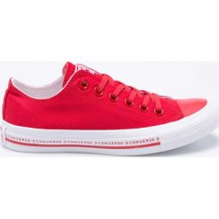 Converse - Tenisówki. Czerwone trampki i tenisówki damskie marki Converse, bez wzorów, z materiału, na sznurówki. W wyprzedaży za 239,90 zł.