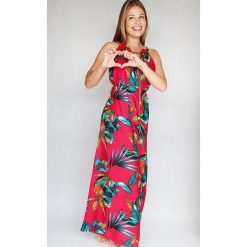 Maxi czerwona sukienka w kwiaty z fantazyjną stójką NATALIE. Czerwone sukienki damskie Endoftheday, na lato, s, z nadrukiem, z wiskozy, ze stójką, z długim rękawem, długie, mini, dopasowane. Za 119,00 zł.