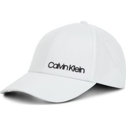 Czapka z daszkiem CALVIN KLEIN - Side Logo Cap K60K605170 107. Białe czapki damskie Calvin Klein, bez wzorów, z bawełny. Za 159,00 zł.