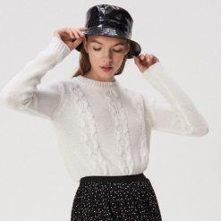 Sweter z warkoczowym splotem - Biały. Białe swetry damskie Sinsay, xl, bez wzorów, ze splotem, bez rękawów, bez kaptura. W wyprzedaży za 39,99 zł.