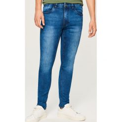 Jeansy skinny - Granatowy. Niebieskie jeansy męskie skinny Reserved. W wyprzedaży za 69,99 zł.