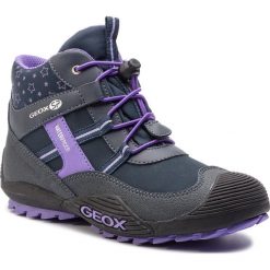 Śniegowce GEOX - J Atreus G.B Wpf A J847HA 0FU50 C4215 D Navy/Lilac. Niebieskie śniegowce dziewczęce Geox, bez zapięcia. W wyprzedaży za 179,00 zł.