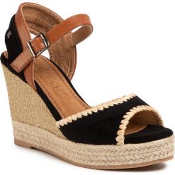 Espadryle REFRESH - 69561 Black. Czarne espadryle damskie Refresh, bez wzorów, ze skóry ekologicznej, bez obcasa, na obcasie. W wyprzedaży za 149,00 zł.