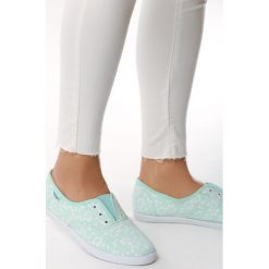 Miętowe Tenisówki Just Smiled. Zielone trampki i tenisówki damskie Multu, bez wzorów, bez zapięcia. Za 19,99 zł.