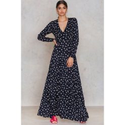 Sukienki: Glamorous Długa sukienka w kropki – Navy