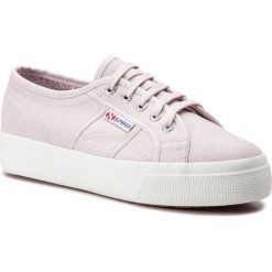 Tenisówki SUPERGA - 2730 Cotu S00C3N0 Violet Lt Silver W7H. Różowe półbuty damskie Superga, na co dzień, bez wzorów, z gumy, bez obcasa, bez zapięcia. W wyprzedaży za 189,00 zł.