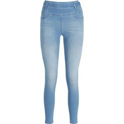 Jeansy Slim Fit Patrizia Pepe 2J2169/A1HI-C752. Niebieskie jeansy damskie Patrizia Pepe, bez wzorów, z bawełny. W wyprzedaży za 429,00 zł.