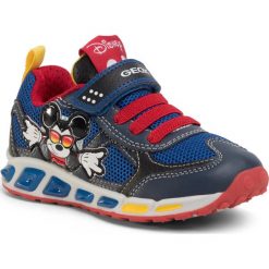 Sneakersy GEOX - J Shuttle B. A J0294A 01454 C0735 M Navy/Red. Niebieskie trampki chłopięce Geox, bez wzorów, ze skóry ekologicznej, na rzepy. W wyprzedaży za 209,00 zł.