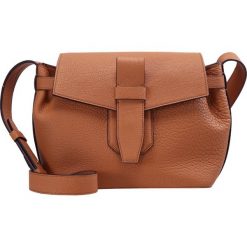 Torebki klasyczne damskie: Lancel CHARLIE CROSSBODY Torba na ramię camel