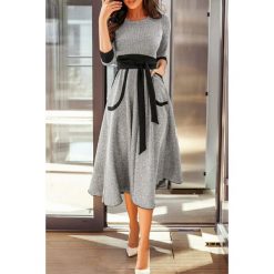 Sukienka REGENA. Szare sukienki damskie s, eleganckie, długie. W wyprzedaży za 89,00 zł.
