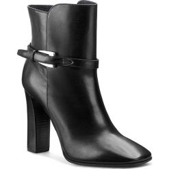 Botki GINO ROSSI - Ann DBG652-L44-3V00-9900-F 99. Czarne botki damskie skórzane marki Gino Rossi, eleganckie, z paskami. W wyprzedaży za 329,00 zł.
