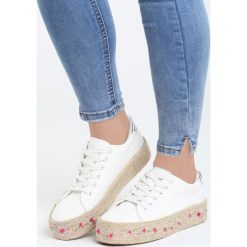 Białe Espadryle Life Force. Białe espadryle damskie Born2be, z haftami, bez obcasa, na platformie. Za 49,99 zł.