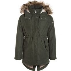 Abercrombie & Fitch Płaszcz zimowy olive. Zielone kurtki chłopięce marki Abercrombie & Fitch, na zimę, z poliesteru. W wyprzedaży za 353,40 zł.