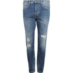Pepe Jeans Jeansy "Malton". Czerwone jeansy męskie Pepe Jeans, bez wzorów. Za 239,00 zł.