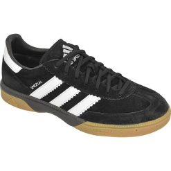 Buty do piłki ręcznej adidas Handball Spezial M M18209. Czarne buty sportowe męskie Adidas, ze skóry, z paskami, do piłki ręcznej. W wyprzedaży za 399,00 zł.