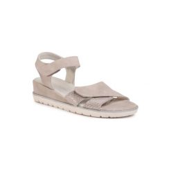 Clara Barson WS5081-01 Szary. Szare sandały damskie Clara Barson, bez wzorów, ze skóry ekologicznej, bez obcasa, bez zapięcia. Za 79,99 zł.