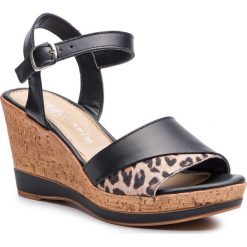 Sandały TAMARIS - 1-28382-32 Black/Leopard 090. Czarne klapki damskie Tamaris, bez wzorów, z zamszu, bez obcasa, na obcasie. W wyprzedaży za 159,00 zł.