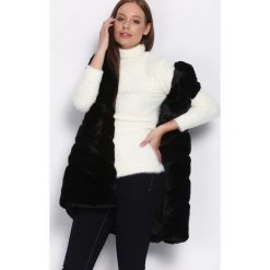 Czarna Kamizelka Money Making. Czarne kamizelki damskie Born2be, m, bez wzorów, z futra, długie, z kapturem. Za 169,99 zł.