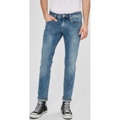 Tommy Jeans - Jeansy Scanton. Niebieskie jeansy męskie slim marki Tommy Jeans. W wyprzedaży za 299,90 zł.