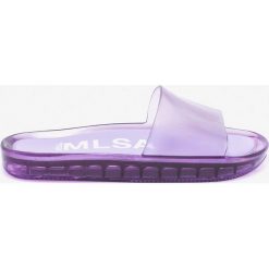 Melissa - Klapki. Różowe klapki damskie Melissa, bez wzorów, z gumy, bez obcasa. W wyprzedaży za 159,90 zł.