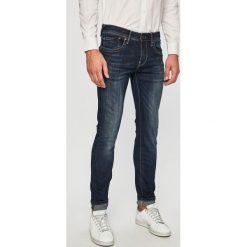 Pepe Jeans - Jeansy Hatch. Niebieskie jeansy męskie Pepe Jeans, l, z aplikacjami, z obniżonym stanem. W wyprzedaży za 269,90 zł.