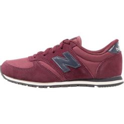 New Balance Tenisówki i Trampki burgundy. Szare tenisówki męskie marki New Balance, na lato, z materiału. W wyprzedaży za 147,95 zł.