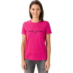 Tommy Hilfiger Essential Koszulka Różowy. Różowe koszulki damskie TOMMY HILFIGER, s, z haftami, z bawełny, bez kołnierzyka. Za 187,95 zł.