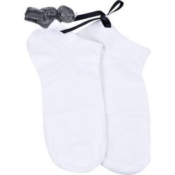 Lecharme Skarpetki damskie P-145 White. Białe skarpetki damskie Lecharme, bez wzorów. W wyprzedaży za 23,00 zł.
