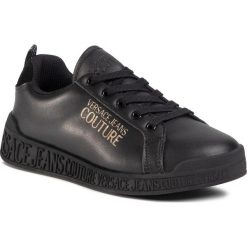 Sneakersy VERSACE JEANS COUTURE - E0VZASP1 71615 899. Czarne półbuty damskie Versace Jeans Couture, bez wzorów, z jeansu, bez obcasa, bez zapięcia. Za 699,00 zł.