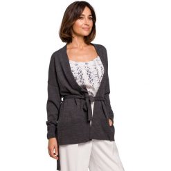 Kardigan asymetryczny z paskiem - szary. Szare swetry damskie Style, s, w paski, eleganckie, bez rękawów, bez kaptura. Za 149,00 zł.