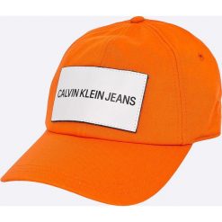 Calvin Klein Jeans - Czapka. Pomarańczowe czapki męskie marki Calvin Klein Jeans. W wyprzedaży za 89,90 zł.