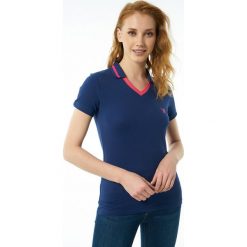 Koszulka polo w kolorze granatowym. Niebieskie koszulki damskie l, polo. W wyprzedaży za 64,95 zł.